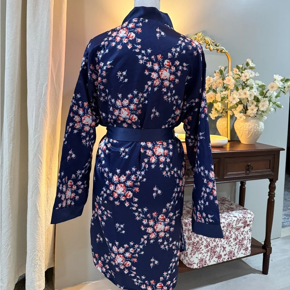 Morgan Lane Midnight Blossom Robe - Picture 4 of 5